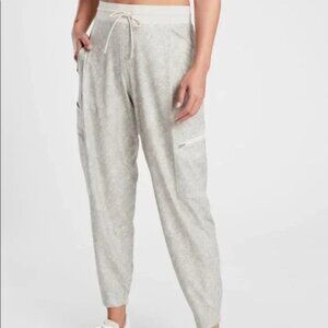Athleta  Venture Viper Grey Printed Pant | Size 24 Plus